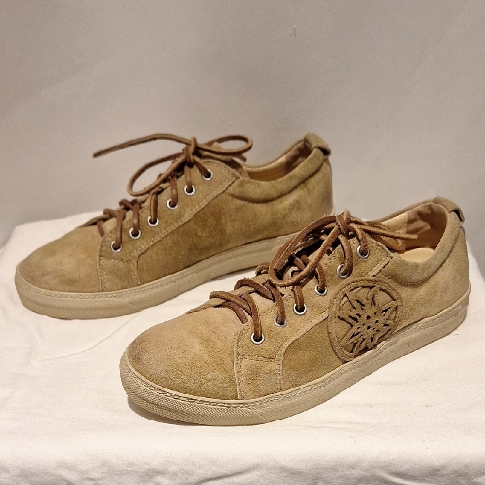 Dirndl + Bua Tan Suede Sneakers Size 41
